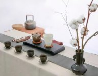 白茶清歡無(wú)別事 我在等風(fēng)也等你全詩(shī)是什么？