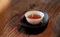 茶杯放下，是為了承接下一杯香茶。